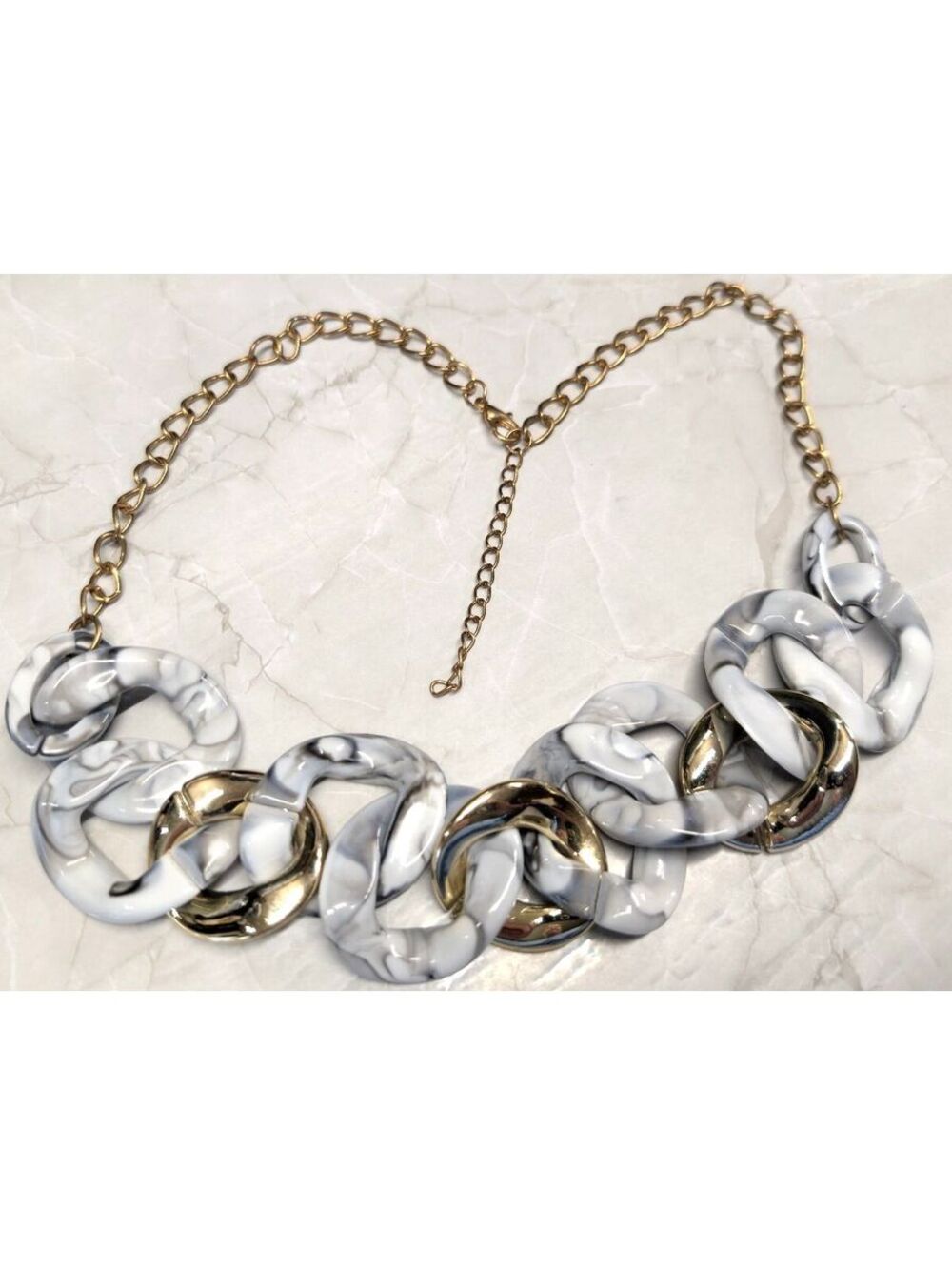Vtg Chain Link Necklace Adjustable Gold‎ Tone Grey Marble Resin Links Statement
